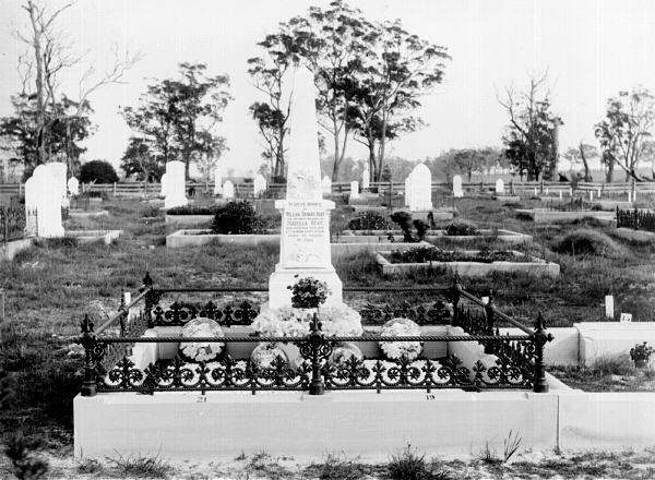 Grave of William Thomas Dent in 1902. Hunter Photobank